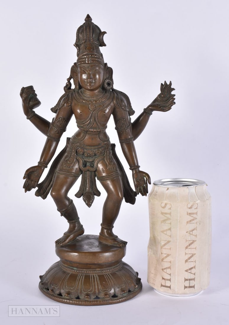 A 19TH CENTURY INDIAN BRONZE FIGURE OF VISHNU modelled in the Chola style. 28 cm x 14 cm.: A 19TH CENTURY INDIAN BRONZE FIGURE OF VISHNU modelled in the Chola style. 28 cm x 14 cm.