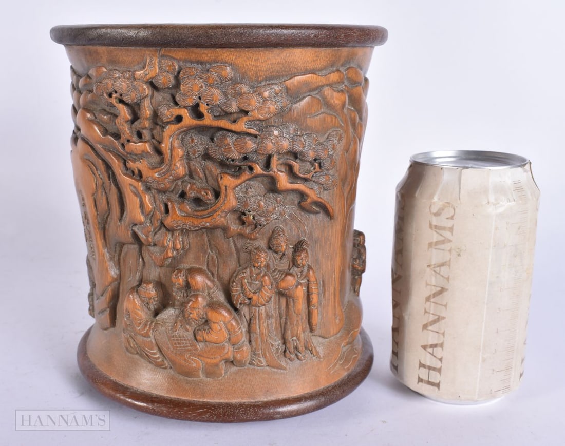 A CHINESE CARVED BAMBOO BITONG BRUSH POT. 17 cm x 14 cm.: A CHINESE CARVED BAMBOO BITONG BRUSH POT. 17 cm x 14 cm.