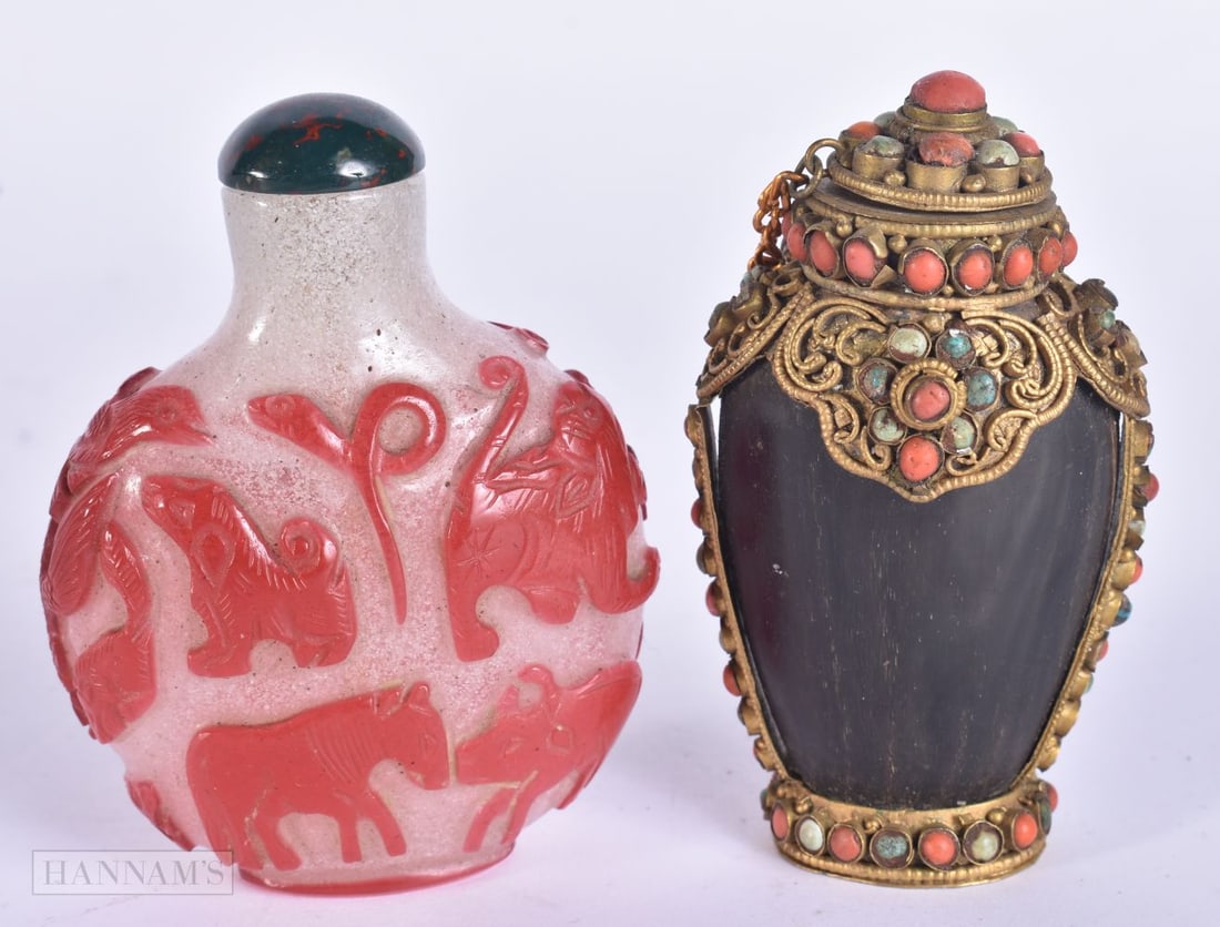 TWO LATE 19TH CENTURY CHINESE SNUFF BOTTLES. Largest 8 cm high. (2) (1 of 5)