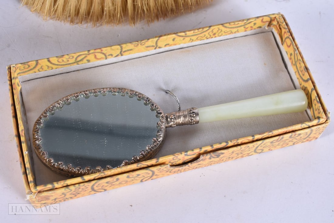 ASSORTED COLLECTABLES. (qty) - 5