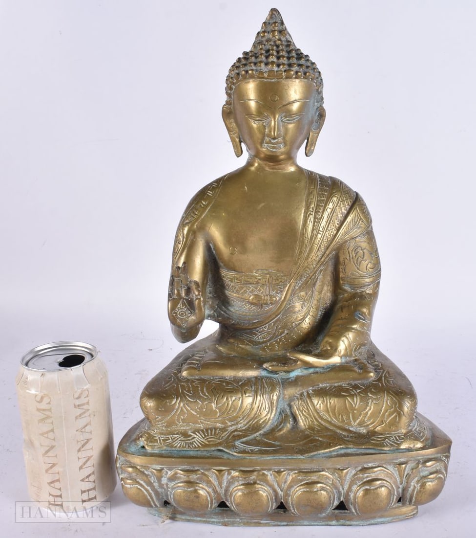 Vintage Brass Buddha. 38 cm high.: Vintage Brass Buddha. 38 cm high.