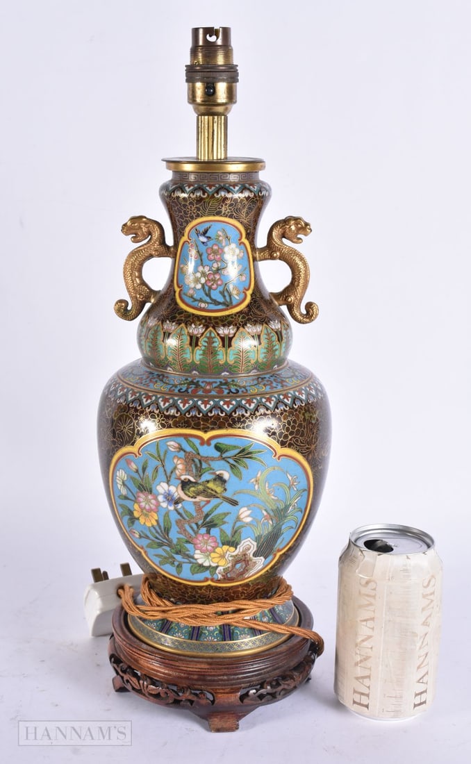 AN EARLY 20TH CENTURY CHINESE CLOISONNE ENAMEL TWIN HANDLED LAMP Late Qing. 42 cm high.: AN EARLY 20TH CENTURY CHINESE CLOISONNE ENAMEL TWIN HANDLED LAMP Late Qing. 42 cm high.