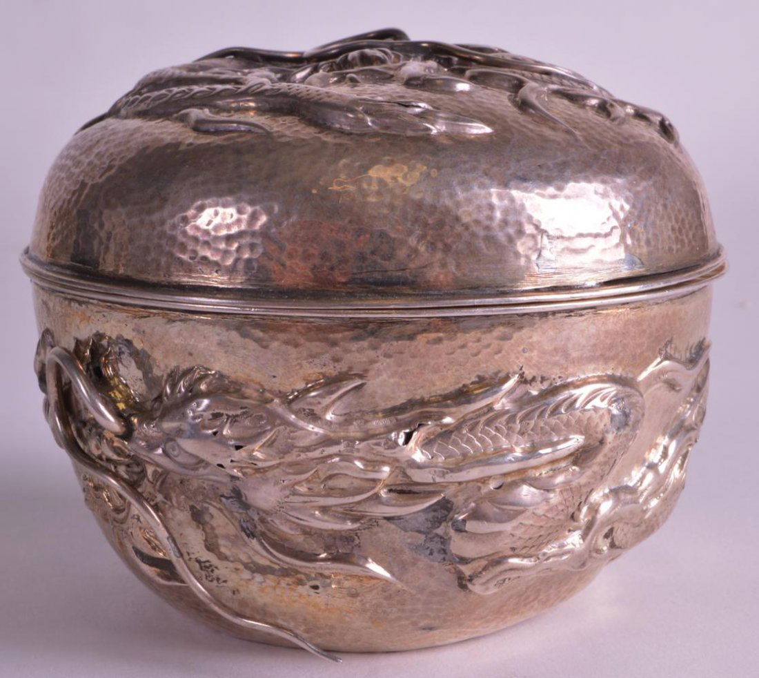 A LATE 19TH CENTURY JAPANESE MEIJI PERIOD SILVER BOX (1 of 2)