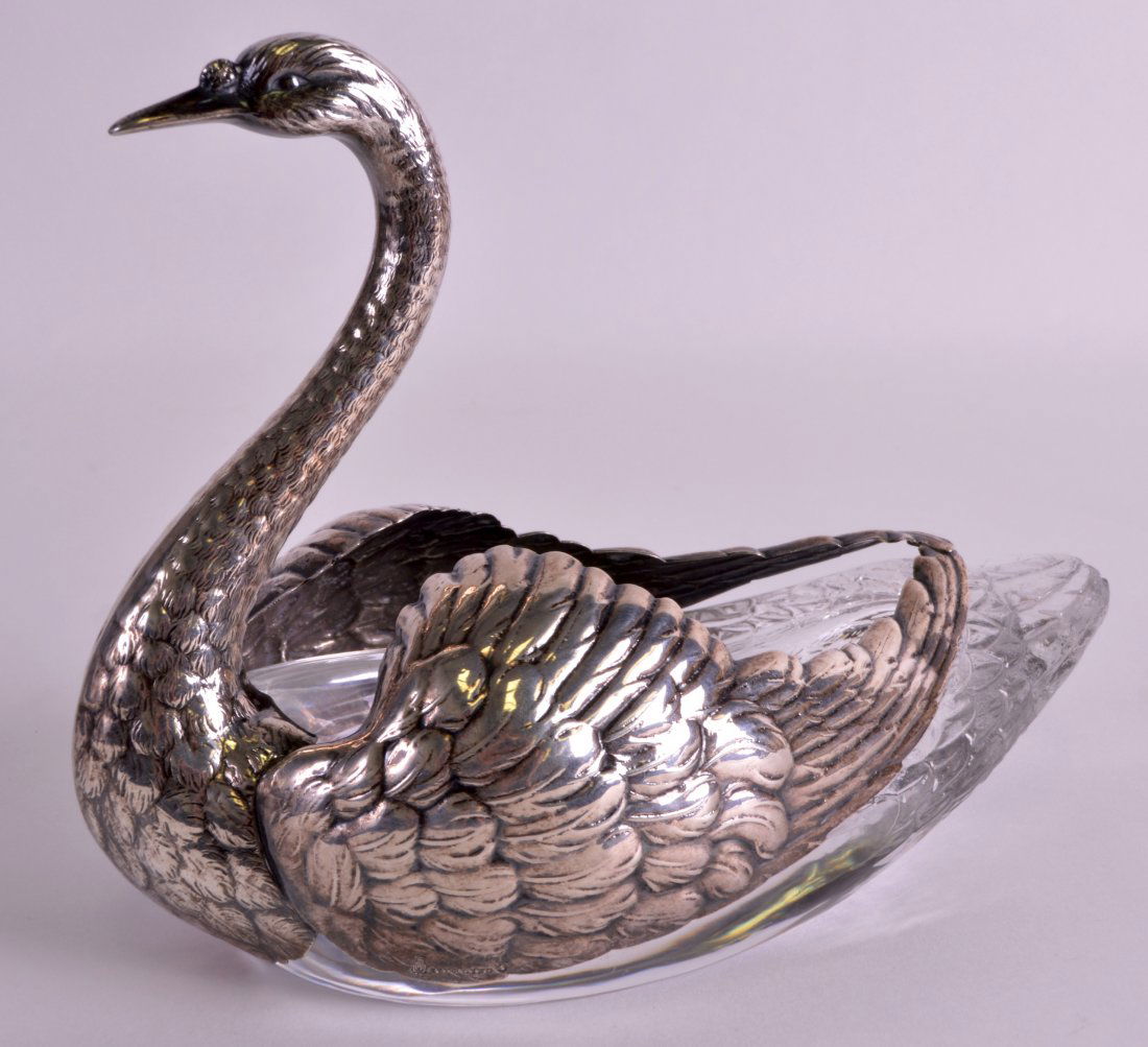 A STERLING SILVER MOUNTED LADIES DRESSING TABLE (1 of 1)