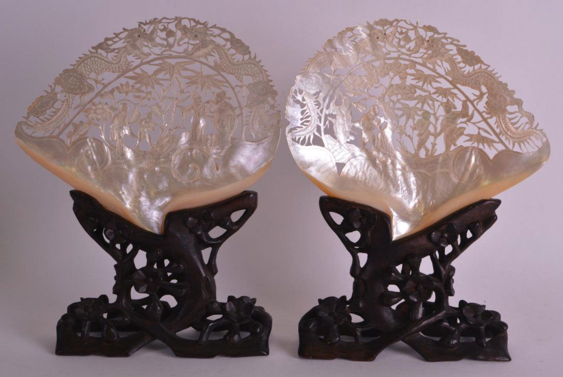 A LOVELY PAIR OF 19TH CENTURY CHINESE CARVED CANTON (1 of 3)