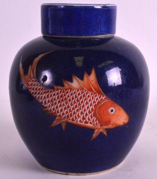 A 19TH CENTURY CHINESE POWDER BLUE GINGER JAR AND COVER (1 of 3)