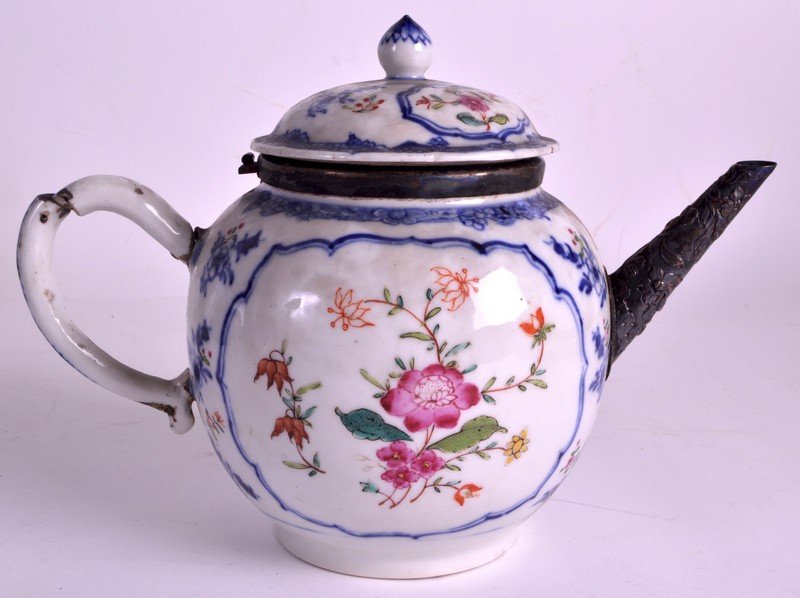 AN 18TH CENTURY CHINESE EXPORT TEAPOT ANC COVER (1 of 3)