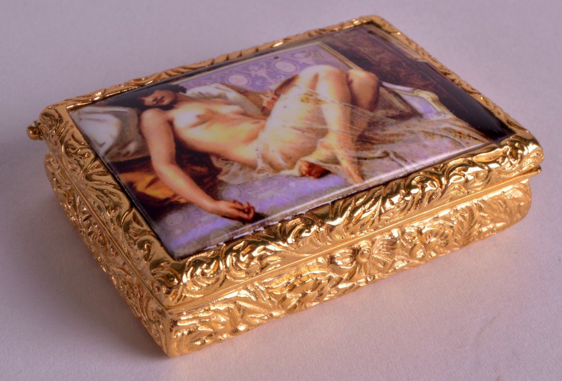 A GOLD PLATED SNUFF BOX inset with a plaque of a (1 of 1)