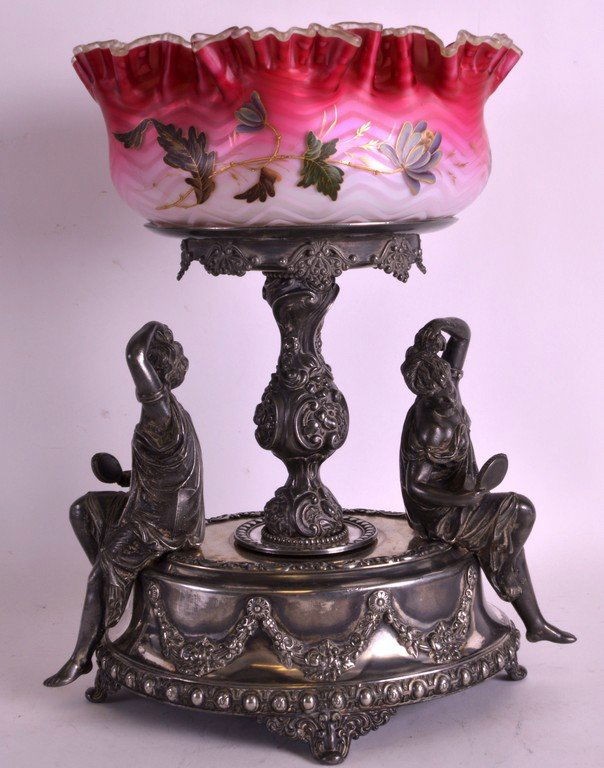 A FINE 19TH CENTURY SILVER PLATED TABLE CENTRE PIECE (1 of 1)