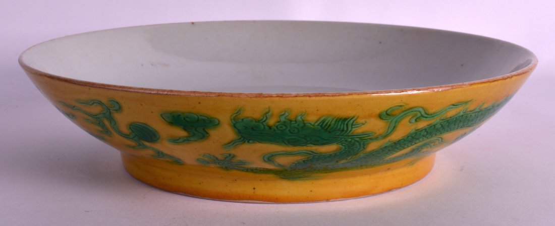 A CHINESE SANCAI GLAZED CIRCULAR SHALLOW DISH 20th (1 of 2)