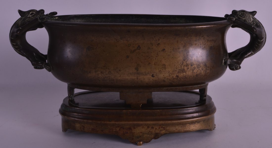 A GOOD MID 19TH CENTURY CHINESE TWIN HANDLED BRONZE (1 of 3)
