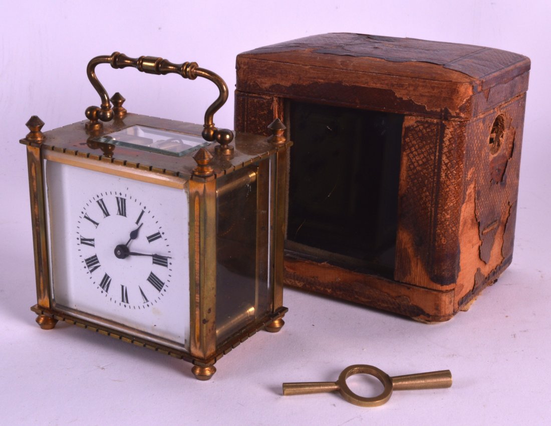 A SMALL EARLY 20TH CENTURY FRENCH BRASS CARRIAGE CLOCK (1 of 1)