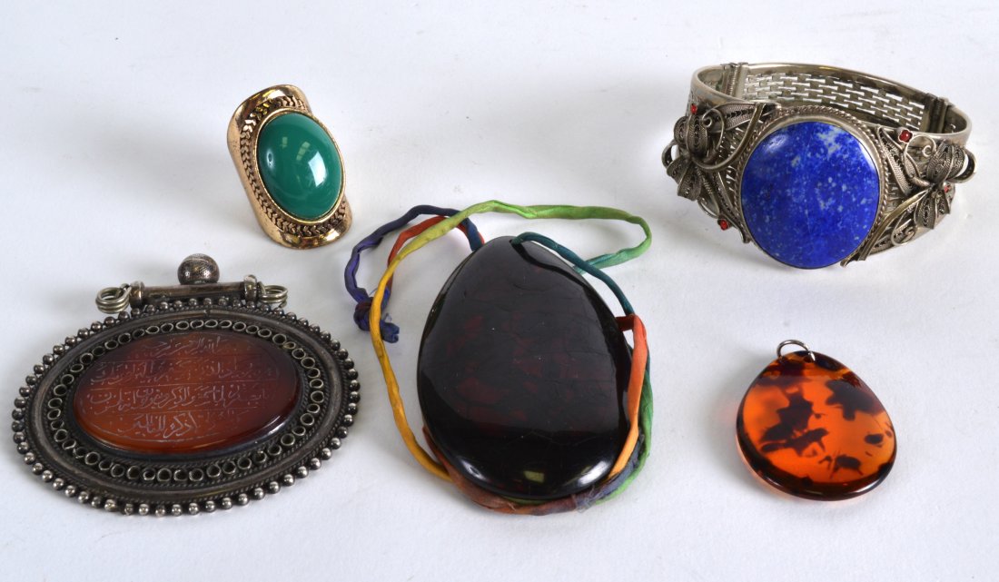 AN UNUSUAL EARLY 20TH CENTURY WHITE METAL AND LAPIS: AN UNUSUAL EARLY 20TH CENTURY WHITE METAL AND LAPIS BANGLE together with an Islamic pendant etc. (5)