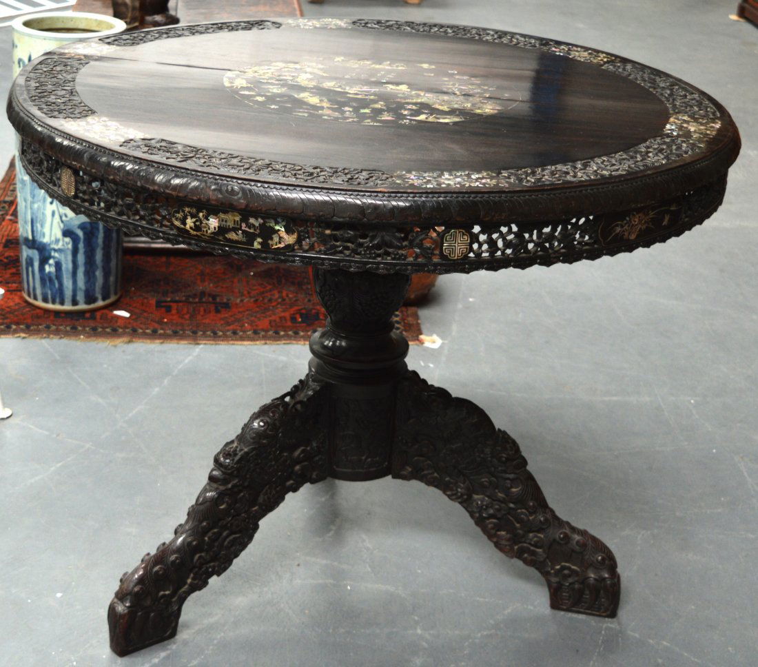 A LARGE AND UNUSUAL EARLY 20TH CENTURY CHINESE MOTHER (1 of 5)