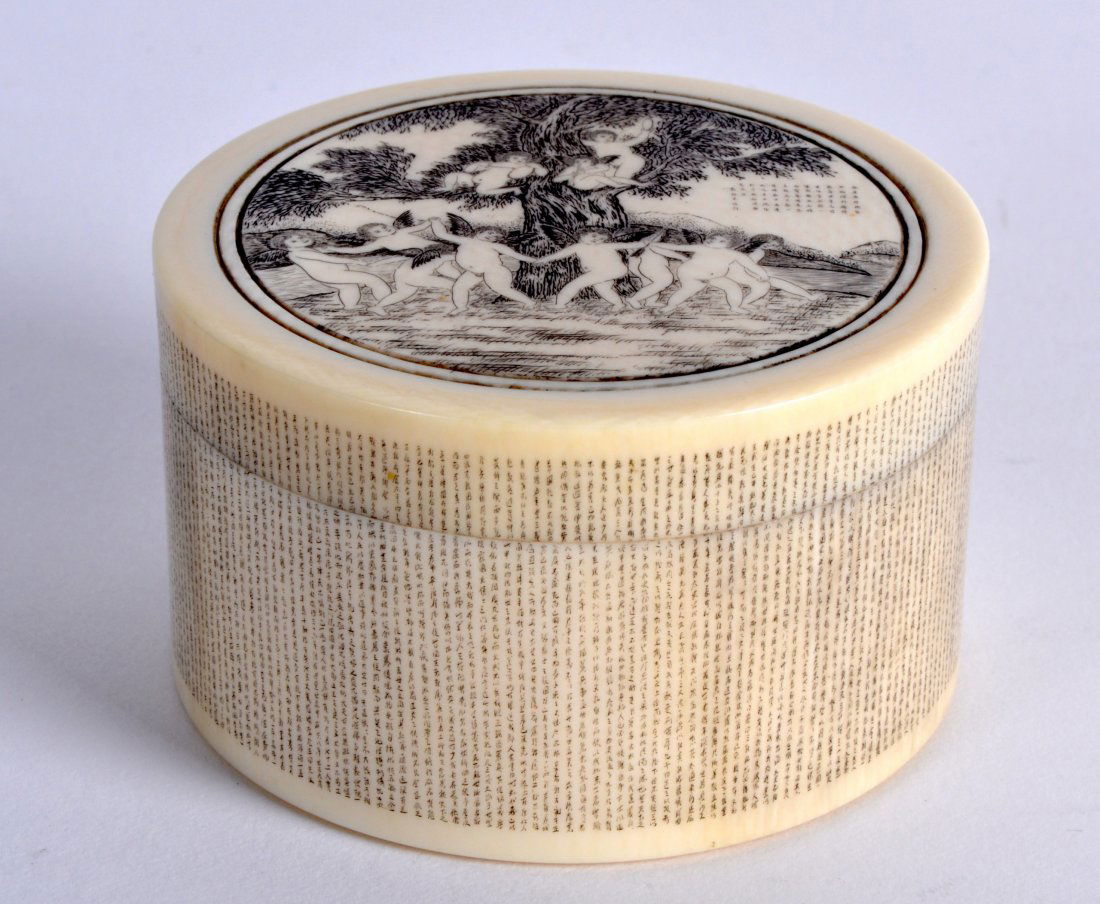 A GOOD EARLY 20TH CENTURY CHINESE CARVED IVORY BOX AND (1 of 1)