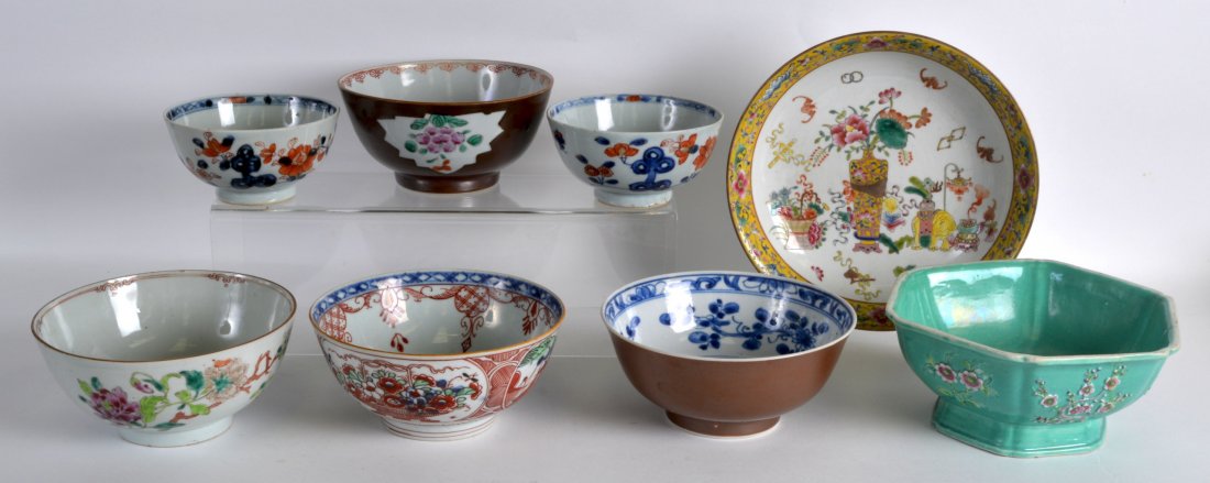 A PAIR OF 18TH CENTURY CHINESE EXPORT IMARI BOWLS (1 of 1)