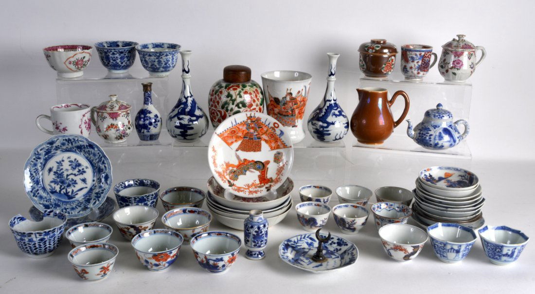 A 17TH CENTURY CHINESE WUCAI PORCELAIN GINGER JAR AND (1 of 1)