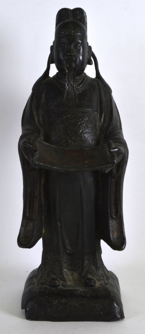 A GOOD 17TH CENTURY CHINESE BRONZE FIGURE OF A STANDING (1 of 2)