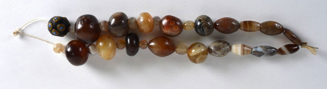A LOVELY BYZANTINE PERIOD CARVED AGATE NECKLACE set (1 of 1)