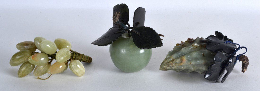 AN EARLY 20TH CENTURY CHINESE CARVED HARDSTONE FRUIT (1 of 1)