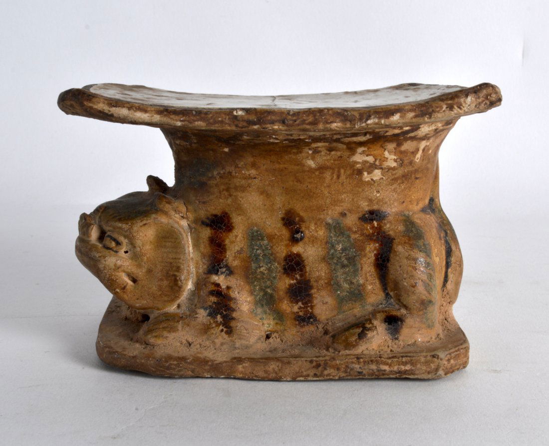 A 16TH/17TH CENTURY CHINESE MING DYNASTY STONEWARE (1 of 1)