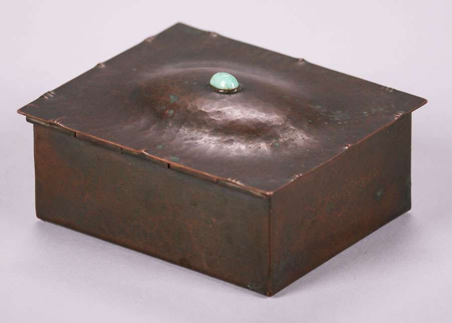 Boston School Arts & Crafts Hammered Copper Box c1910 (1 of 5)