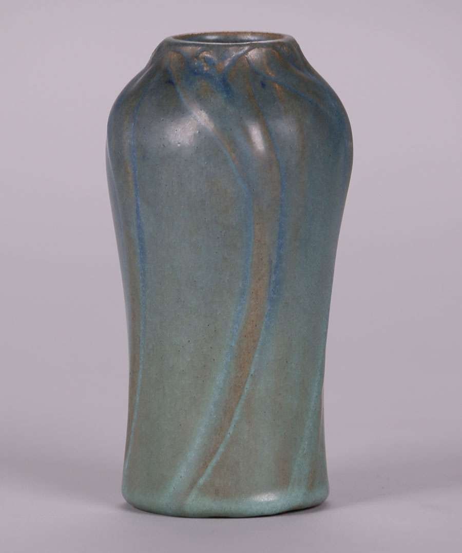 Van Briggle 1916 Matte Blue Vase (1 of 3)