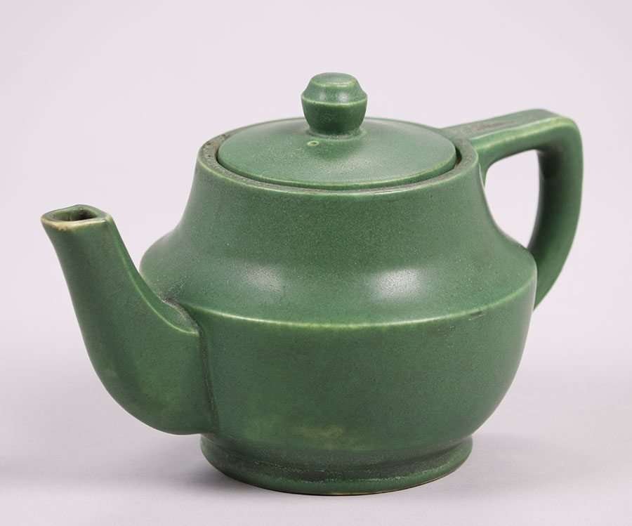 Fred Robertson Matte Green Teapot FHR Los Angeles c1906 (1 of 4)