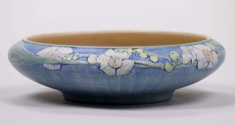 Large Newcomb College Fruit Bowl 12"d (1 of 4)