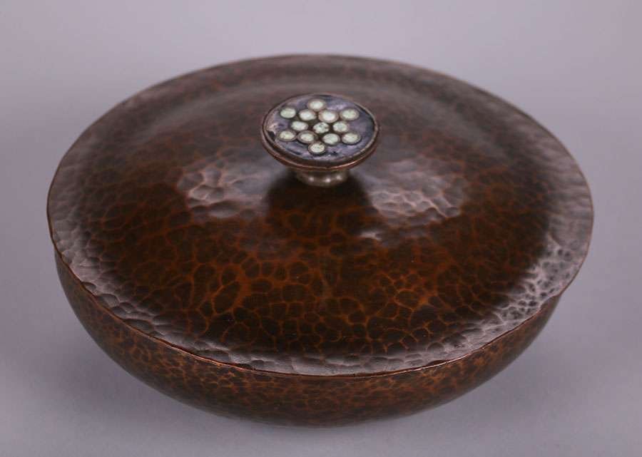 Boston School Hammered Copper Covered Bowl c1905-1910 (1 of 2)