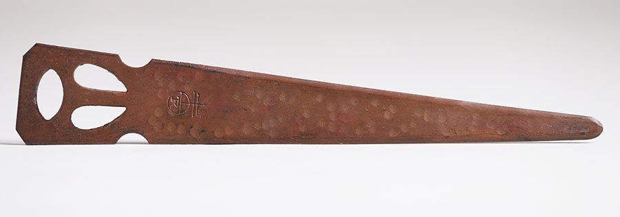 Roycroft Hammered Copper Cutout Letter Opener: Early Roycroft cutout letter opener. Signed. Excellent original patina. 7 7/8″. We box and ship ourselves, to keep shipping costs low. We do not use a packaging service, unless the customer pref