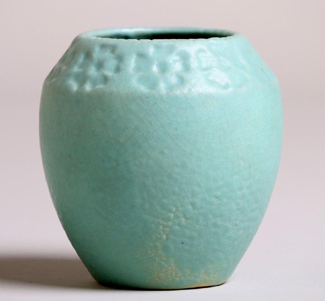 Van Briggle #704 Vase with Daisy Design (1 of 2)