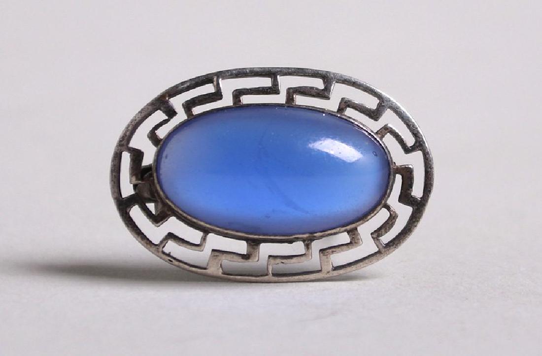 Arts & Crafts Sterling Silver Cutout Oval Brooch (1 of 2)