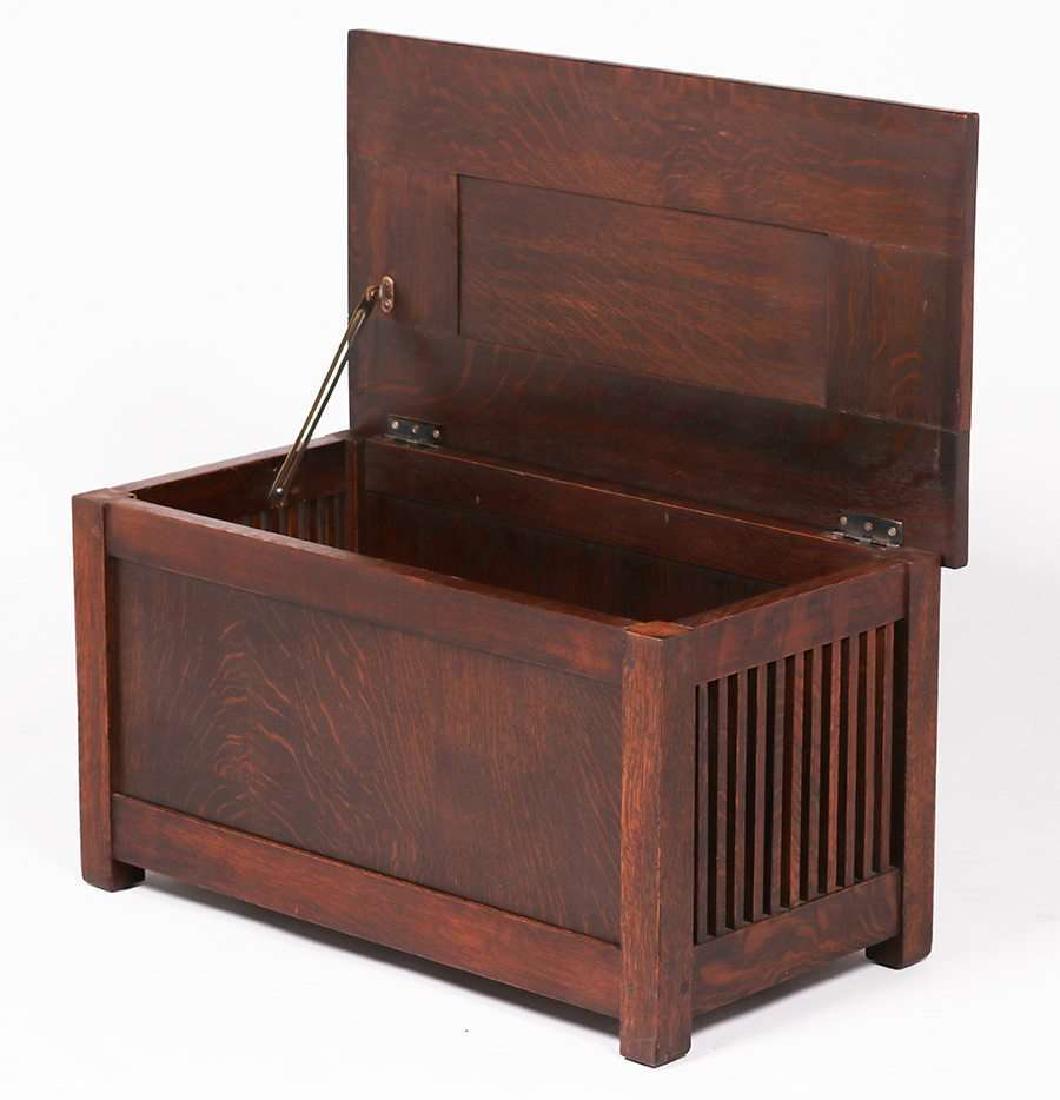 Gustav Stickley Spindled Shirt Box c1910 (1 of 4)