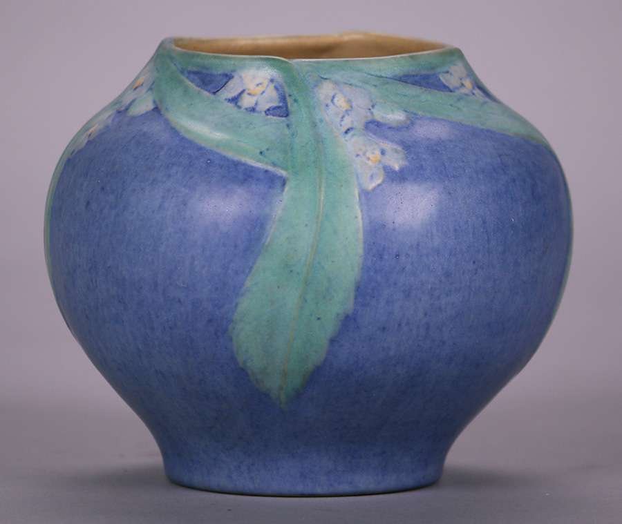 Newcomb College Vase by Sadie Irvine c1923 (1 of 4)