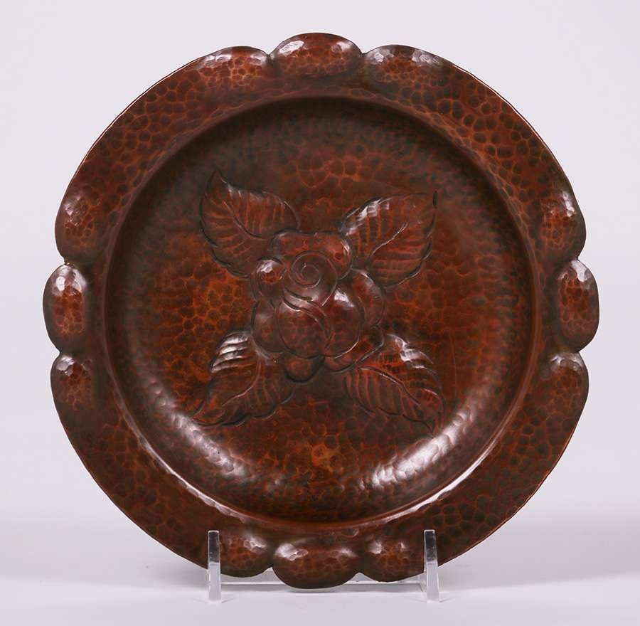 Arts & Crafts Hammered Copper Round Tray c1910 (1 of 2)