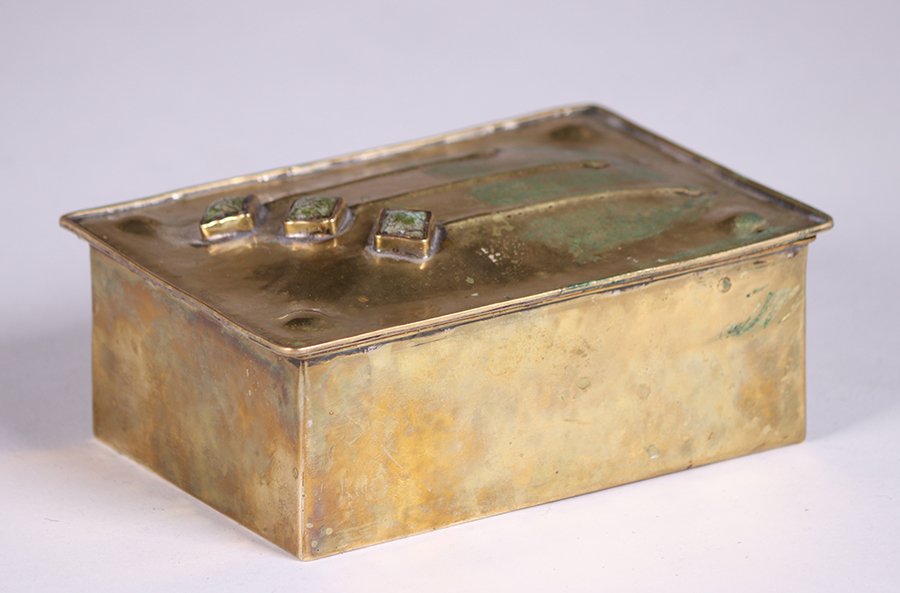 Arts & Crafts Hammered Brass Box c1910 (1 of 6)