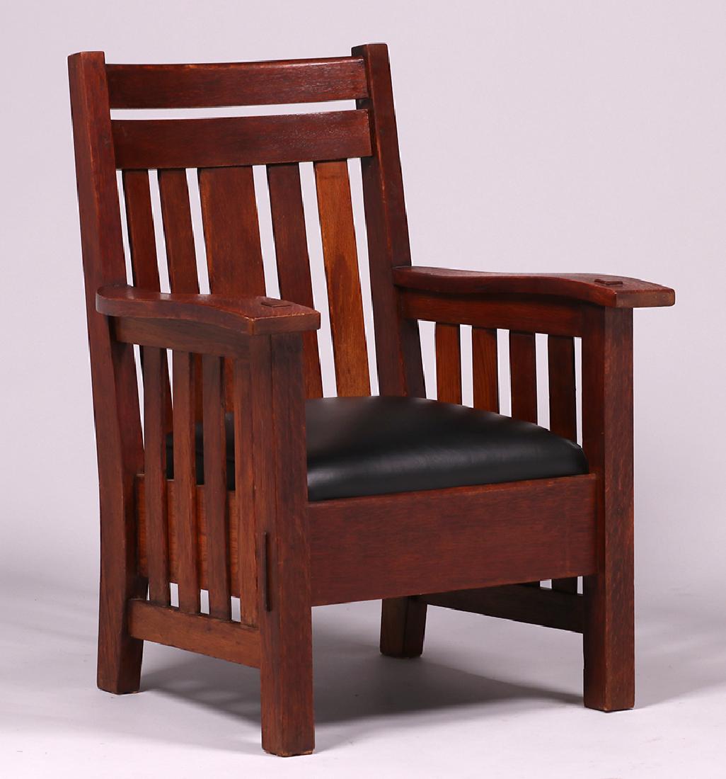 Harden Furniture Co Curved Arm Chair (1 of 5)