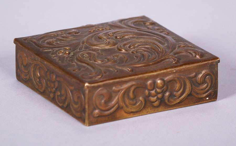 Arts & Crafts Hammered Brass Repousse Box c1905-1910 (1 of 3)