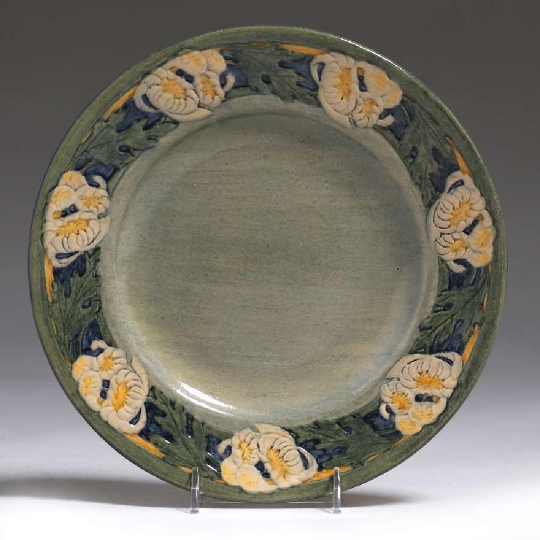 Newcomb College Chrysanthemum Plate AF Simpson 1913 (1 of 2)