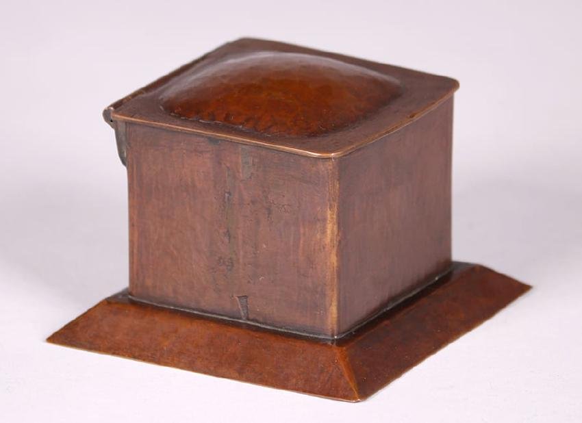 Dirk van Erp - D'Arcy Gaw Hammered Copper Inkwell c1910 (1 of 4)