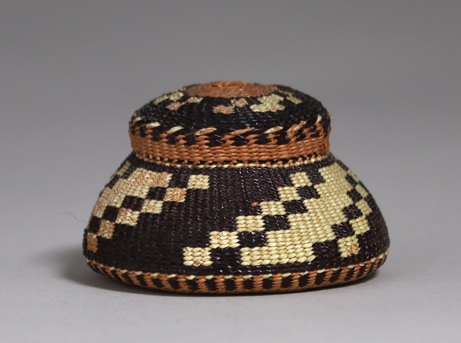 Elizabeth Hickox Miniature Basket c1930s Karok/Wiyot (1 of 4)