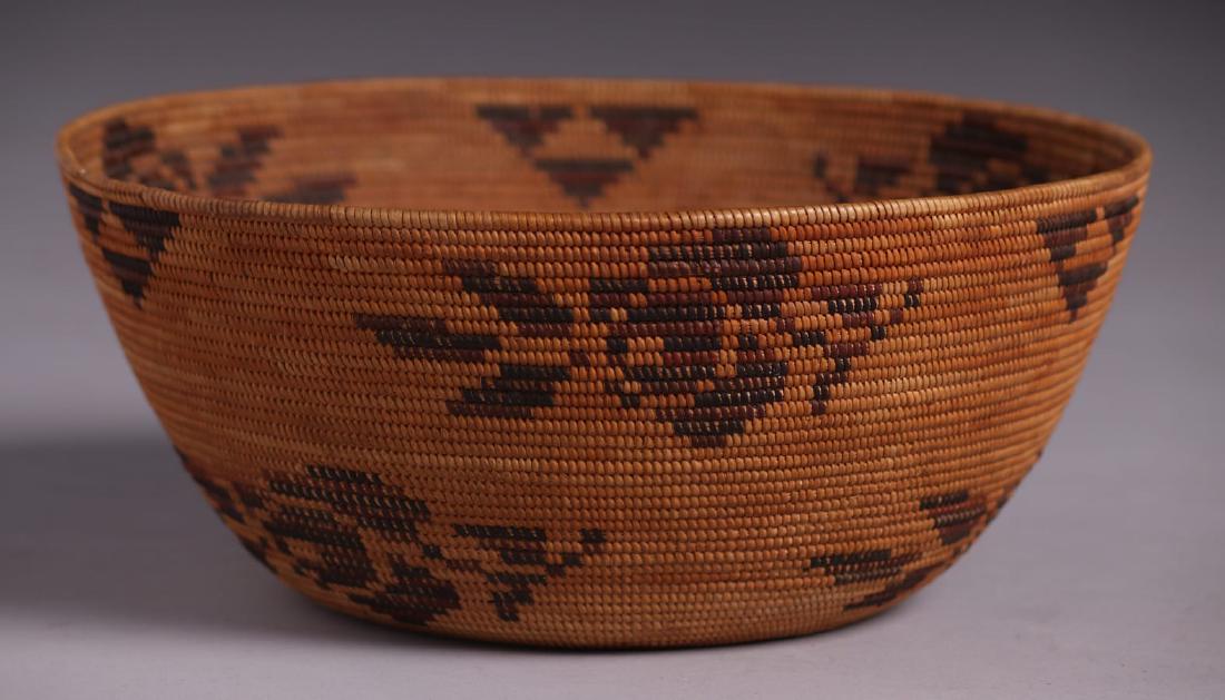 Native American Basket - Yokuts Tribe Central (1 of 3)