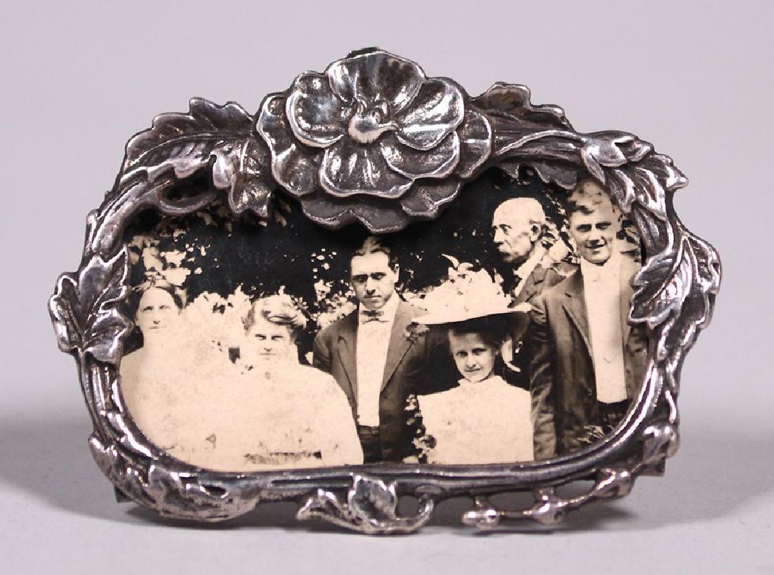 Arts & Crafts Sterling Silver Photo Frame Brooch c1905 (1 of 2)