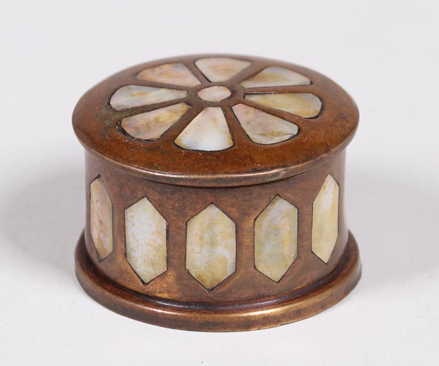 Tiffany Studios Bronze & Abalone Pill Box c1910 (1 of 3)
