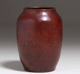 Michael Adams Hammered Copper Red Warty Vase: Michael Adams - Aurora Studios Hammered Copper Red Warty Vase. Signed. Excellent original patina. 10"h Spend $5000 or more at this auction and all of your SHIPPING IS FREE within the lower 48 states.