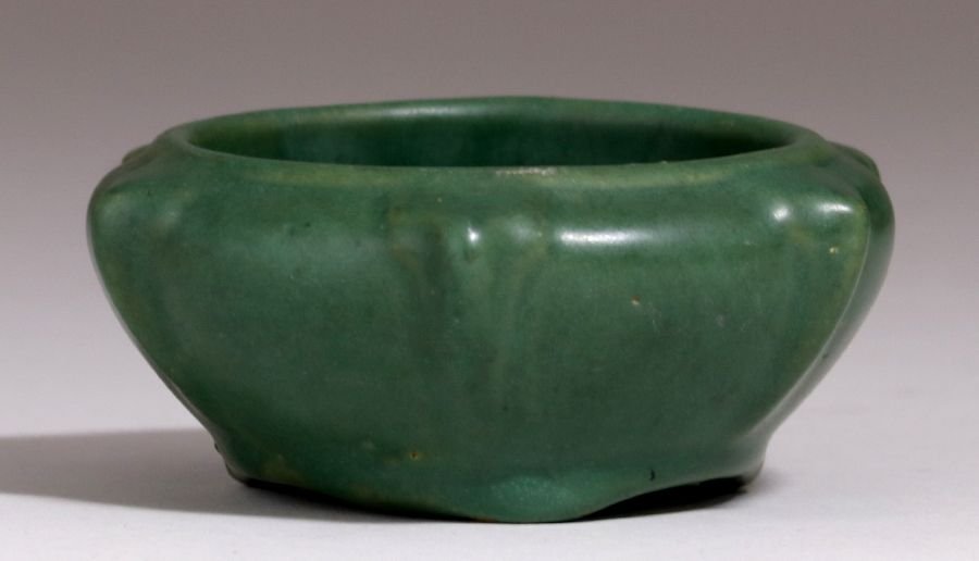 Owens Pottery Matte Green Bowl c1910 (1 of 3)