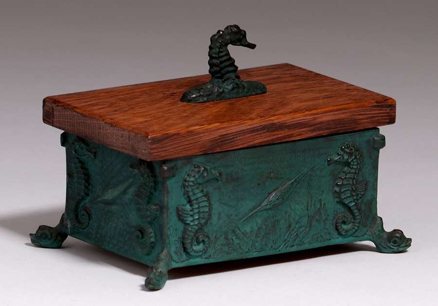 Rare E.T. Hurley Bronze & Oak Seahorse Box c1917: Rare E.T. Hurley Bronze & Oak Seahorse Box c1917. Hurley was an artist at Rookwood Pottery that started his own line of bronze decorative objects in the late 1910s. Unsigned. Excellent original