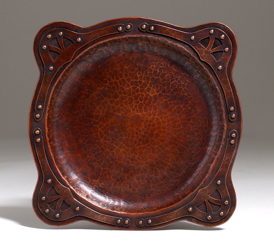 Dirk van Erp - D'Arcy Gaw Hammered Copper Tray c1910 (1 of 3)