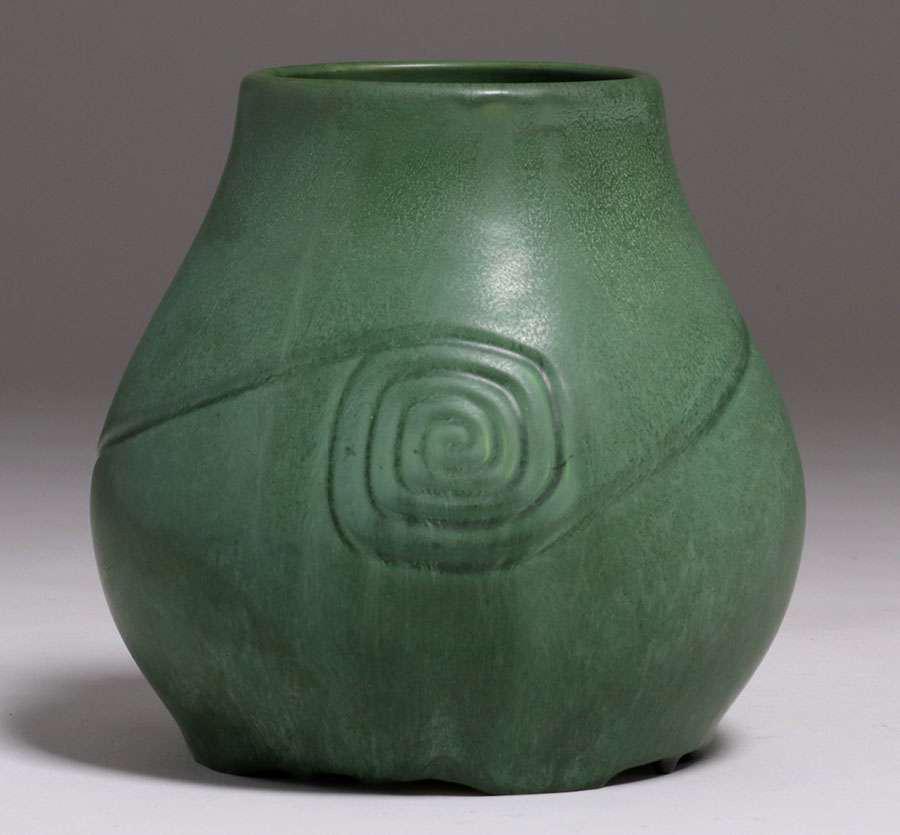 Hampshire Pottery Matte Green Bulbous Vase c1910 (1 of 4)